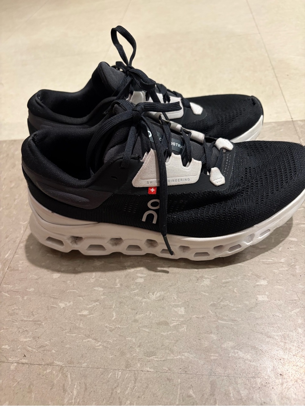 On Running Running women's Cloud Black/White Running Shoes